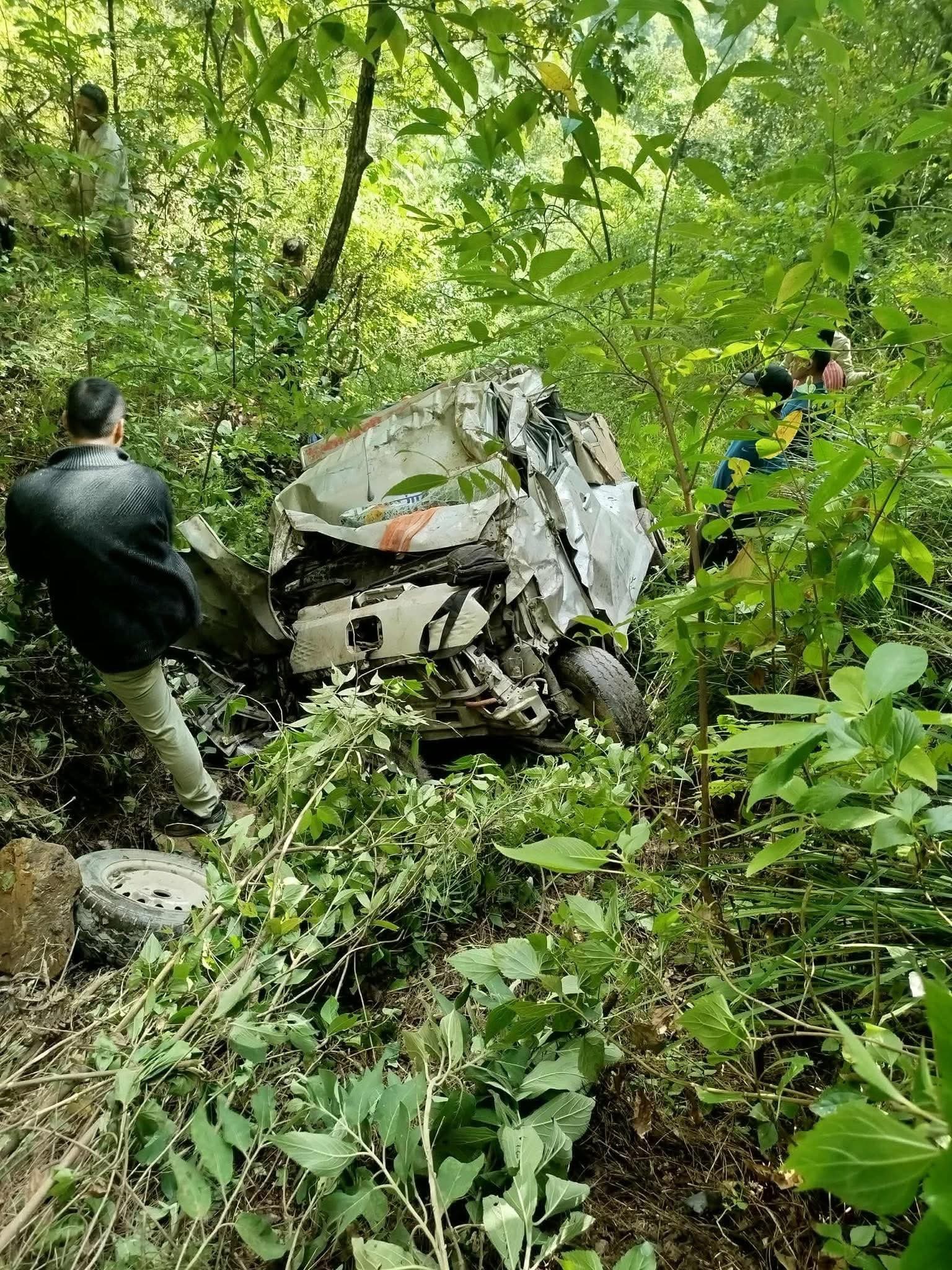 पाल्पामा इभी भ्यान दुघर्टना हुँदा ३ जनाको मृत्यु