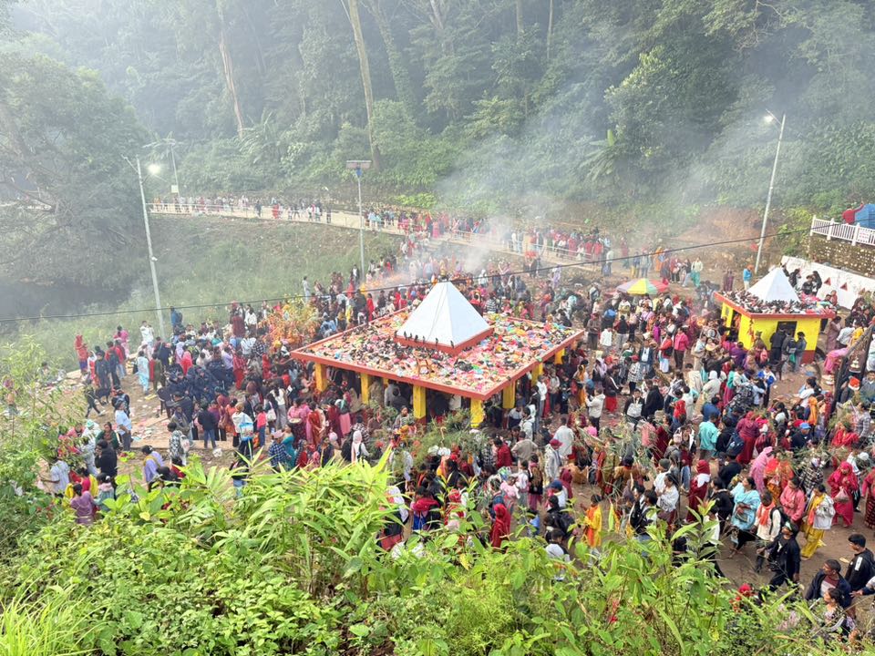 सार्वजनिक रूपमै चिच्याएर ‘सत्यवती बज्यै’ सँग वर माग्ने मेला सकियो