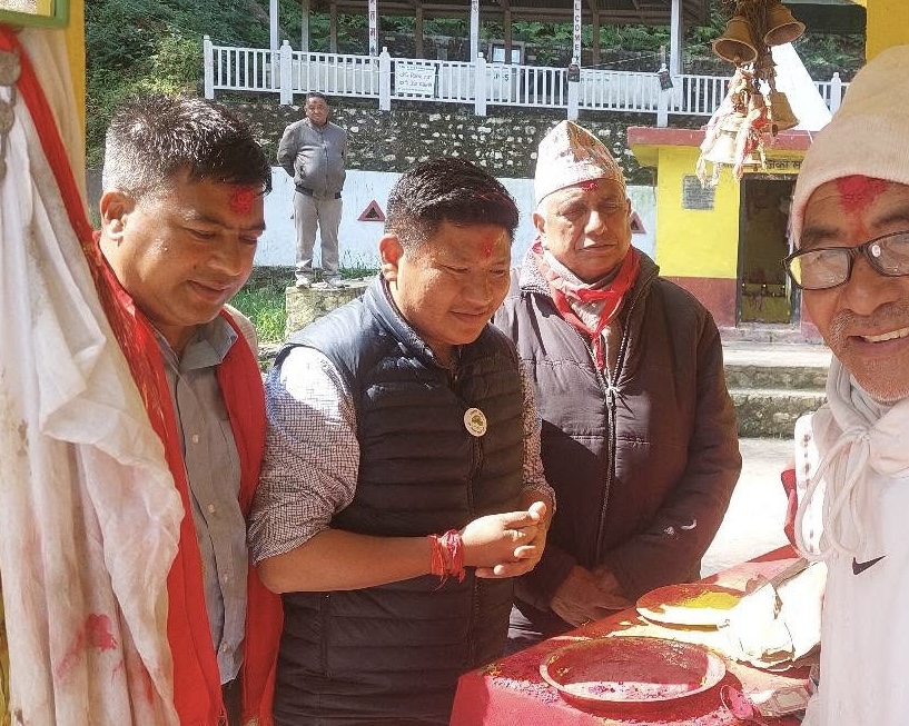 सत्यवती बज्यैसँग वर माग्दै नेपाली कांग्रेस पाल्पाको निर्वाचन चुनाव प्रचारप्रसार अभियान