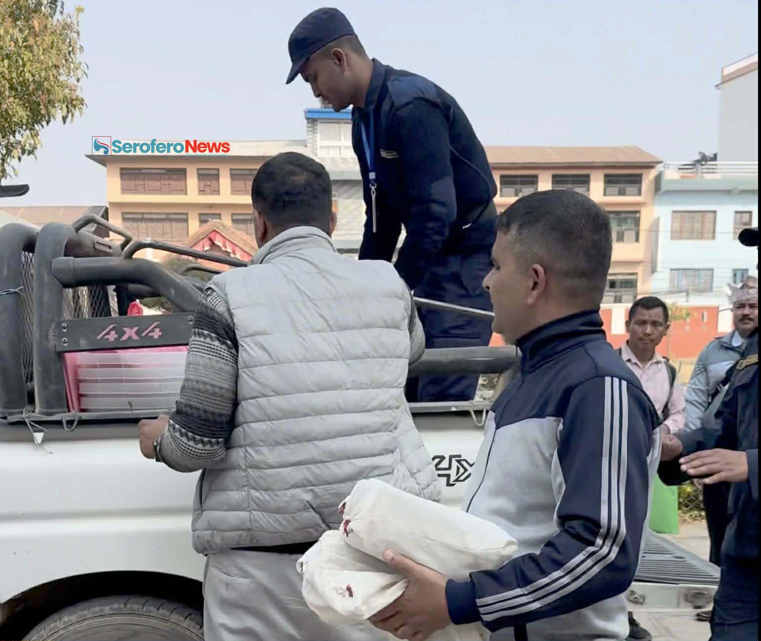 पूर्वखाेलाकाे हेक्लाङ केन्द्रमा निर्वाचन सामग्री राख्न स्थानीयको अवरोध